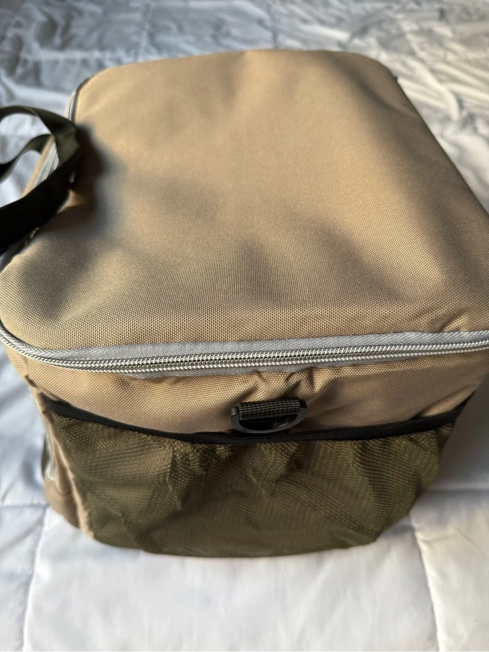 Insulated Men's Cooler Bag - Silver Interior, Black Trim